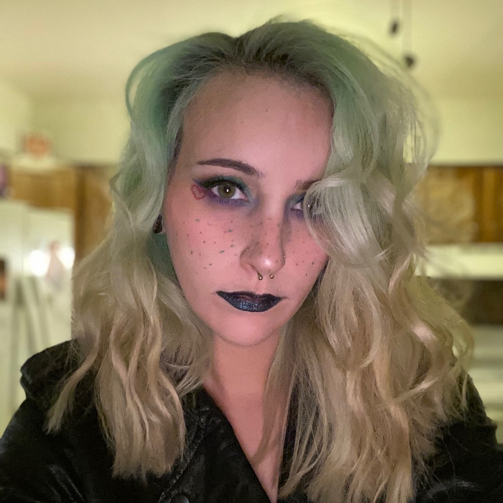 Meet your Posher, Ashley